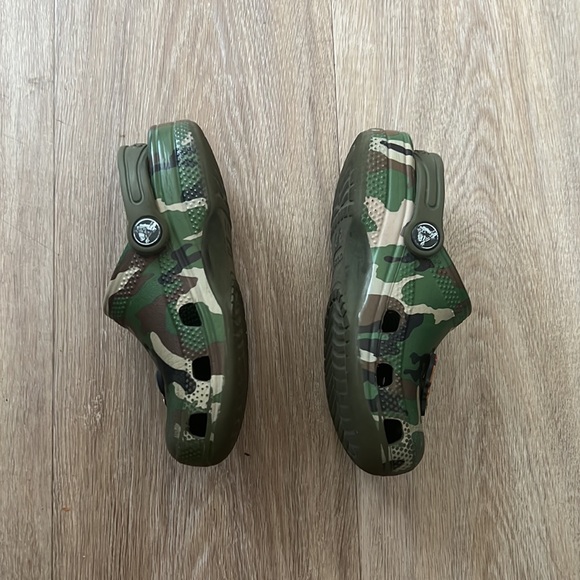 KIDS’ CLASSIC CAMO CLOG - Picture 2 of 4
